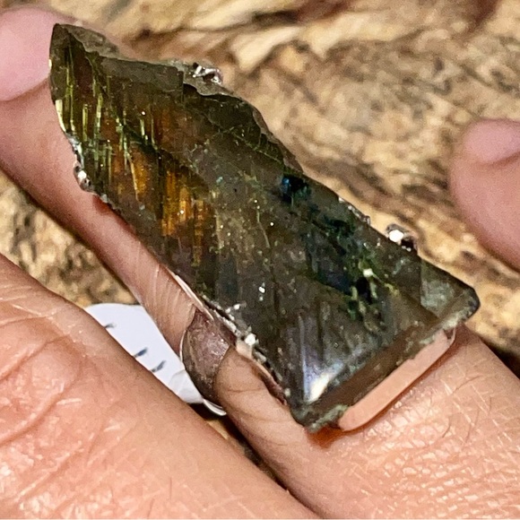Raw Labradorite Ring Size 6 1/4 - Picture 10 of 15